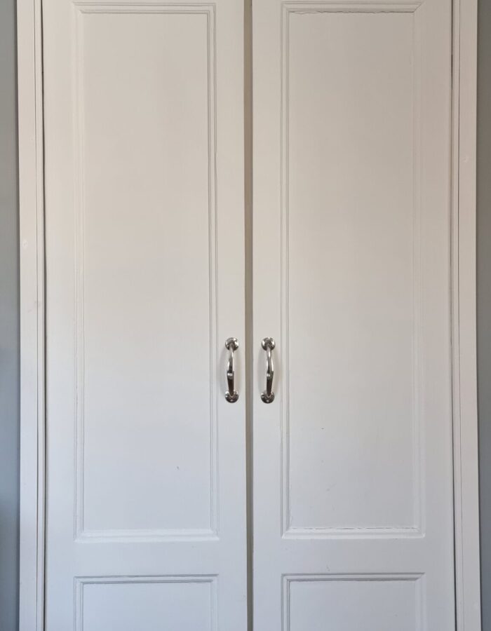 valkoiset pariovet kunnostettuna. Puuseppä Järvenpää